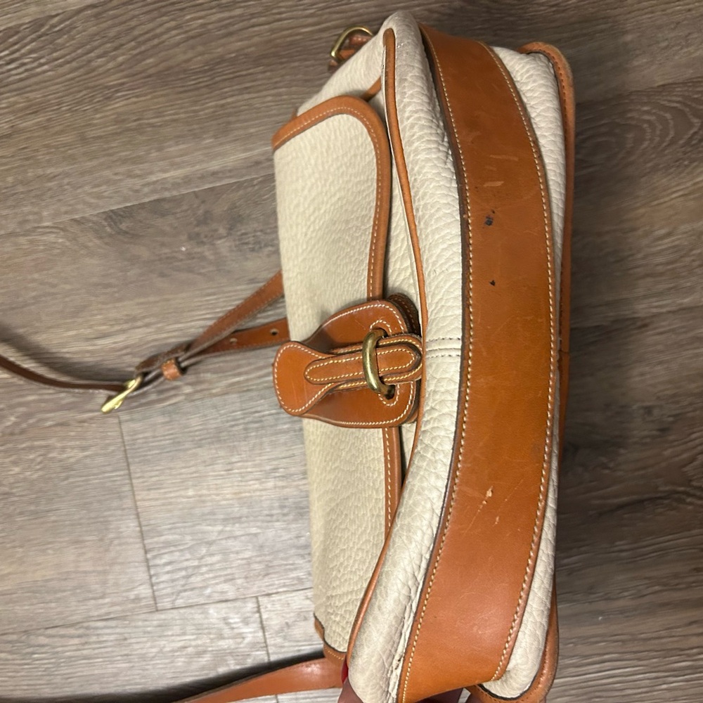Vintage Dooney & Bourke Cream and Tan Crossbody Bag - Picture 3 of 16